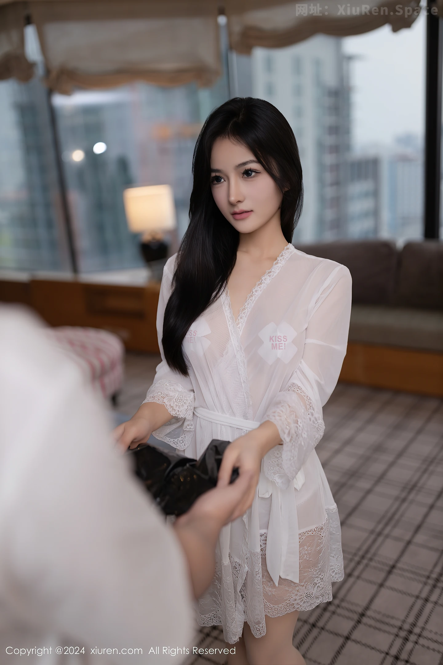 图片[4]-[XiuRen秀人网]VOL.8408 模特谭小灵外卖主题性感白色轻透内衣配肉丝袜秀惹火身材诱惑写真79P-秀人网官方网站